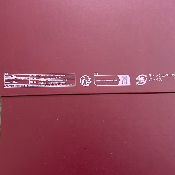 Brand new Gucci burgundy/maroon gift box never used from Italy - Picture 4 of 11